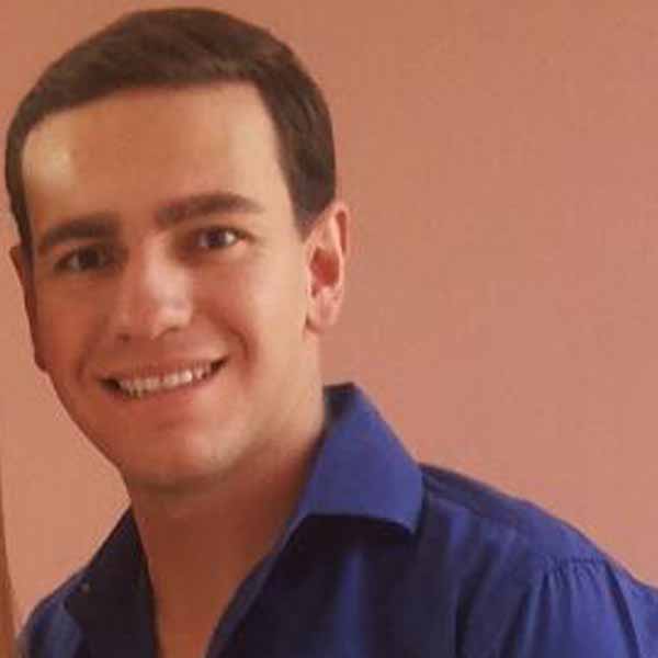Maycon comemora mais um ano de vida hoje.
