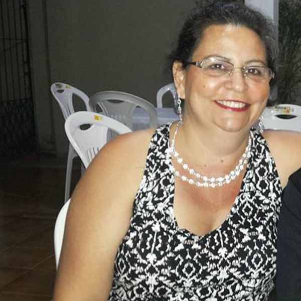 Lúcia Simões faz aniversário hoje