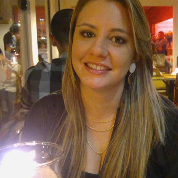 Caroline Bueno Zampieri comemora idade nova