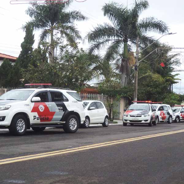 Assaltante se passa por entregador de flores para roubar casa de empresária em Paraguaçu