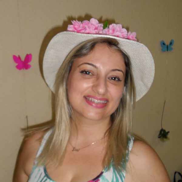 Josiane Fonseca faz aniversário hoje