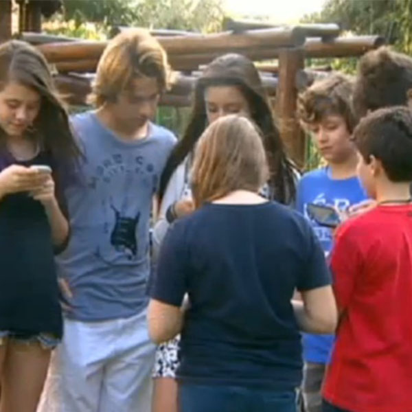 Celulares podem ser os causadores de dores nas costas