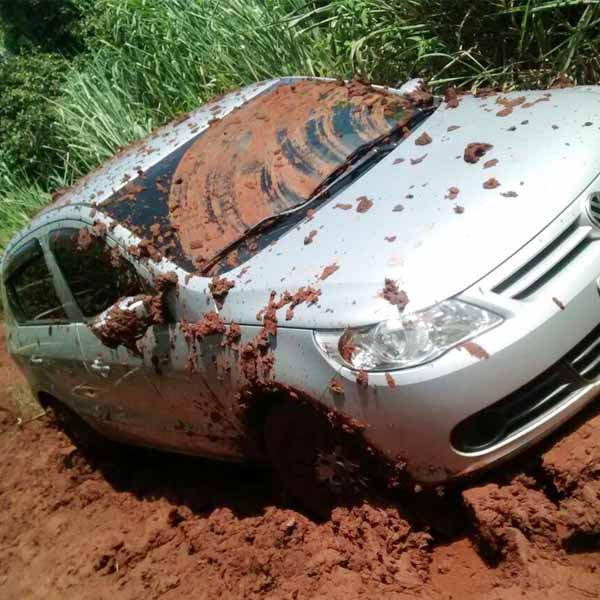 PM recuperada carro roubado em Maracaí