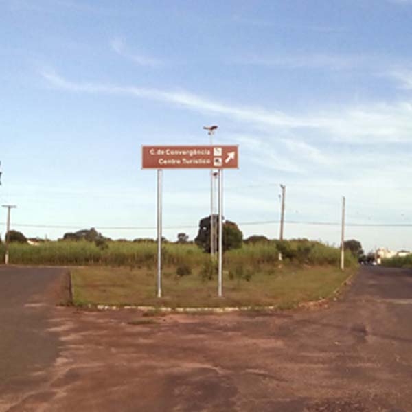 Prefeitura recebe segunda etapa de sinalização viária e turística