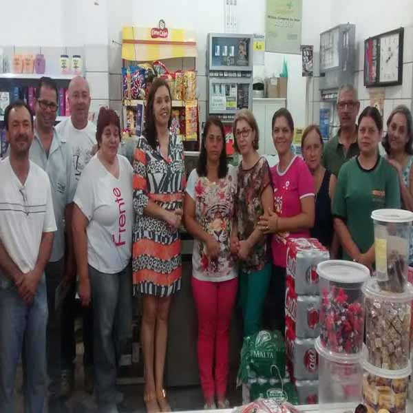 Mercearia Serve Tudo recebe o terço empresarial