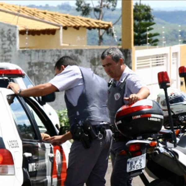 Bandidos rendem engenheiro e tem roubo frustrado em Marília