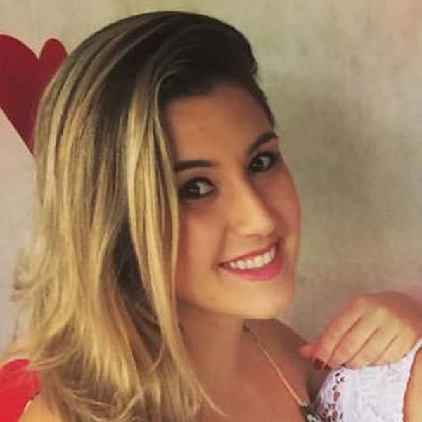 Juliana Freitas comemora idade nova