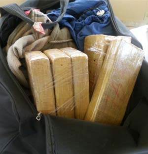 Adolescente é apreendido com cinco tijolos de maconha no Terminal Rodoviário de Quatá