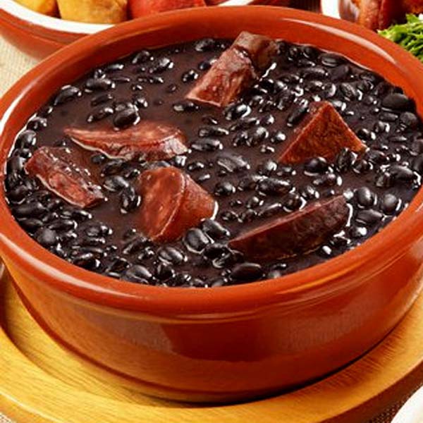 Sábado é dia de feijoada no Brumado Restaurante & Churrascaria