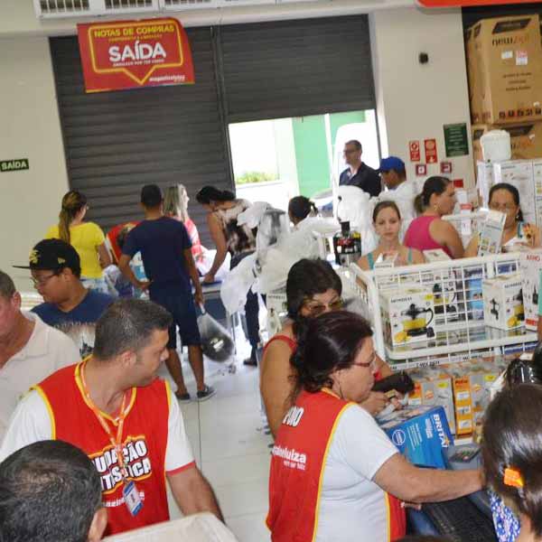 Magazine Luiza realiza 'Liquidação Fantástica' e dá até 70% de desconto