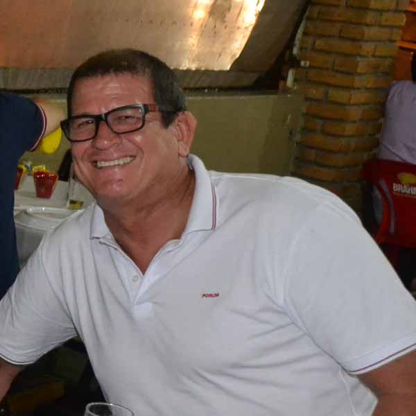 Luis Bueno comemora mais um aniiversário