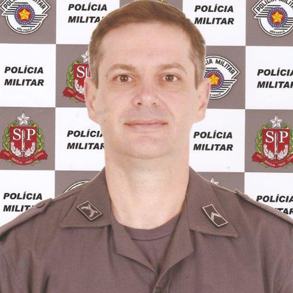 Pelo atuação no PROERD, Cb PM Fabiano foi eleito Policial Militar do mês