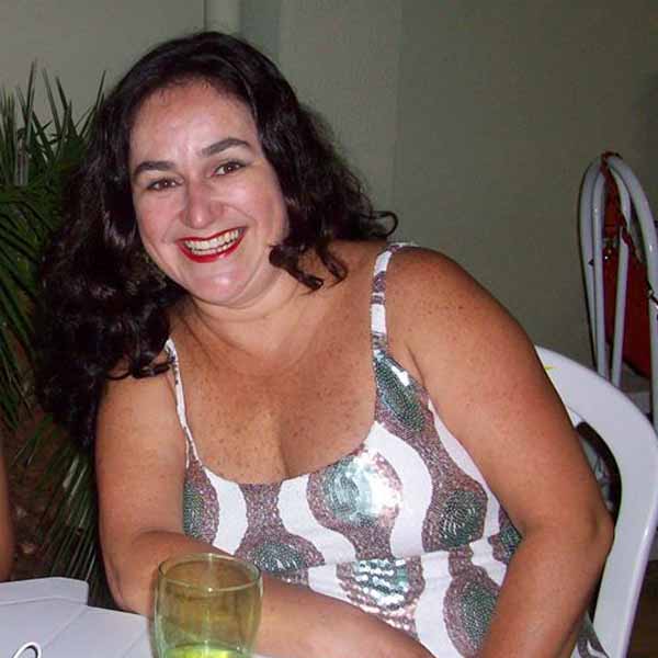 Suzane Maria comemora idade nova