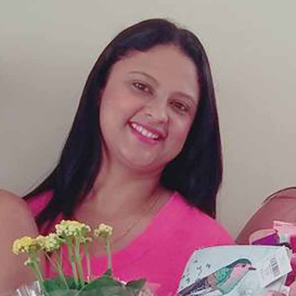 Alcinéia Brito recebe carinho especial pelo seu aniversário