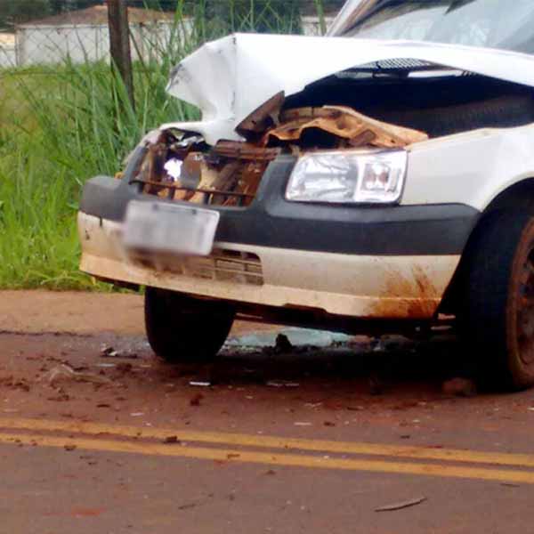 Volante trava e veículo desgovernado causa acidente em vicinal