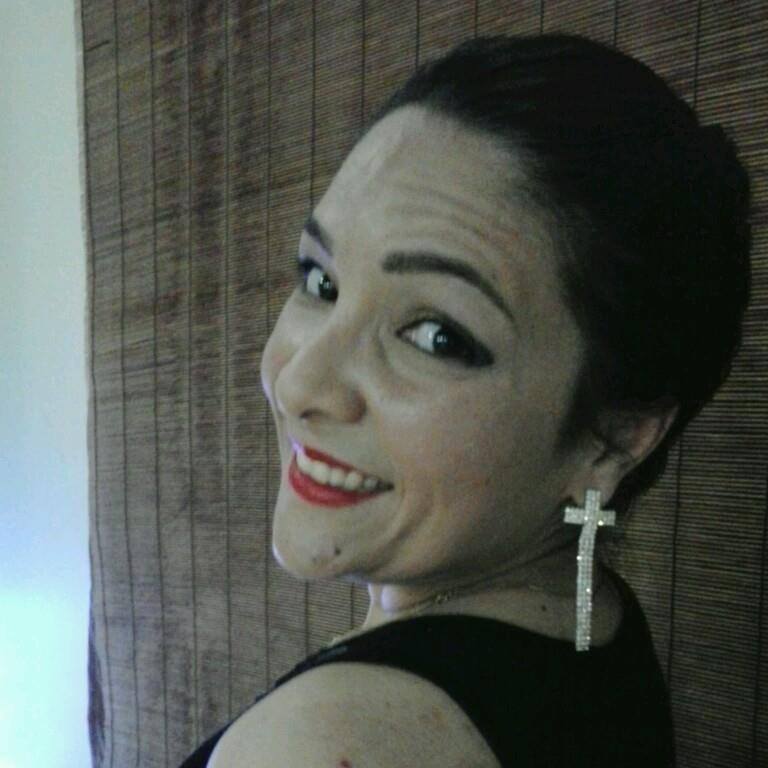 Fernanda Schmidt apaga velinhas