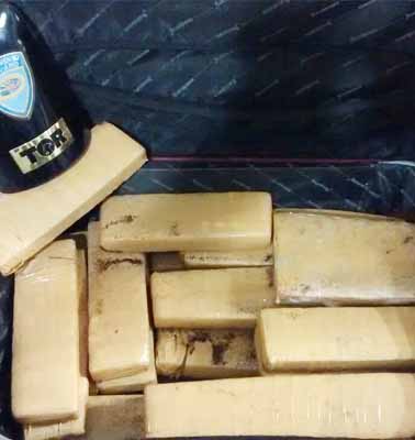 Escondidos entre roupas e pó de café, tabletes de maconha são apreendidos em Assis