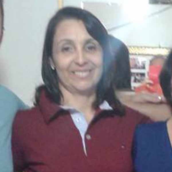 Adriana faz mais um ano de vida hoje