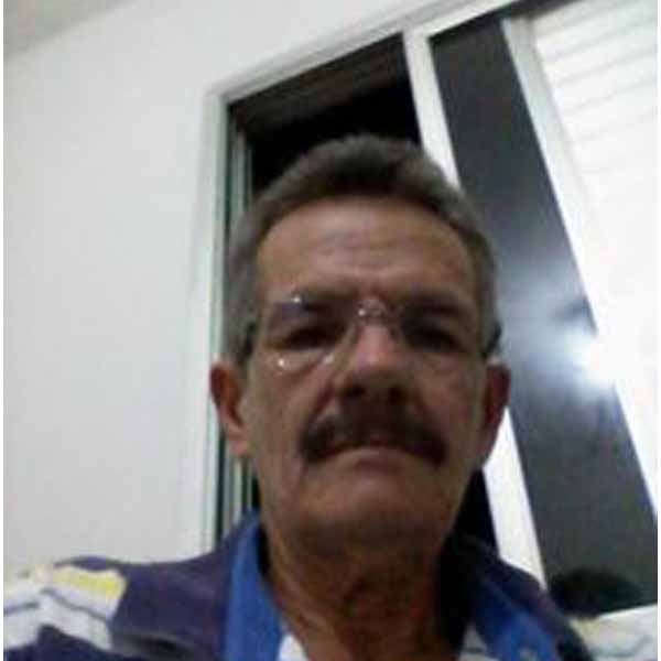 Paulo Ivan apaga velinhas