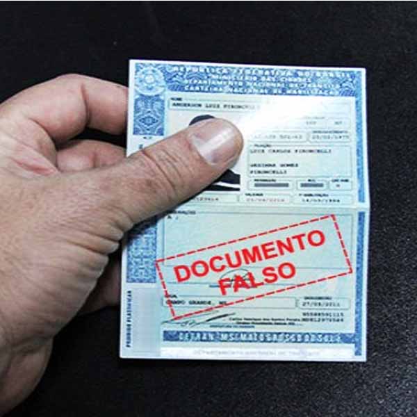 Motorista é flagrado dirigindo com CNH falsa em Paraguaçu Paulista