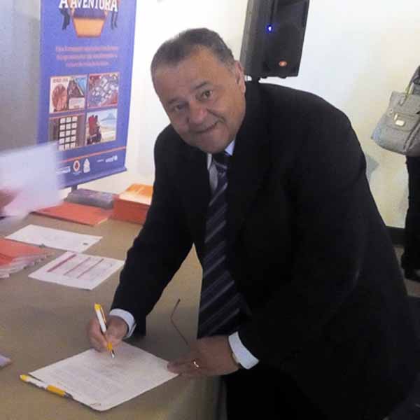 Prefeito assina convênio e Paraguaçu terá curso e game da Defesa Civil