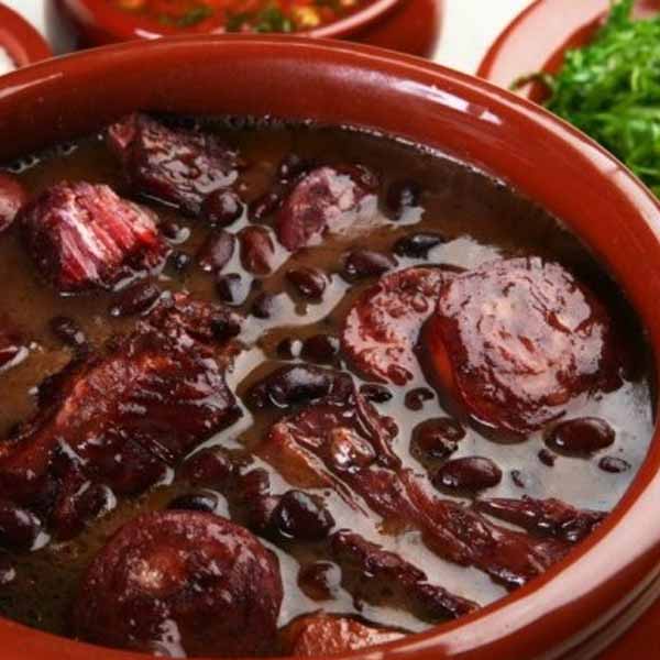 Sábado é dia de feijoada no Brumado Restaurante & Churrascaria