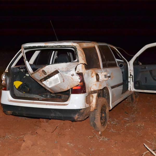 Motorista perde controle da direção e carro capota diversas vezes próximo à Roseta