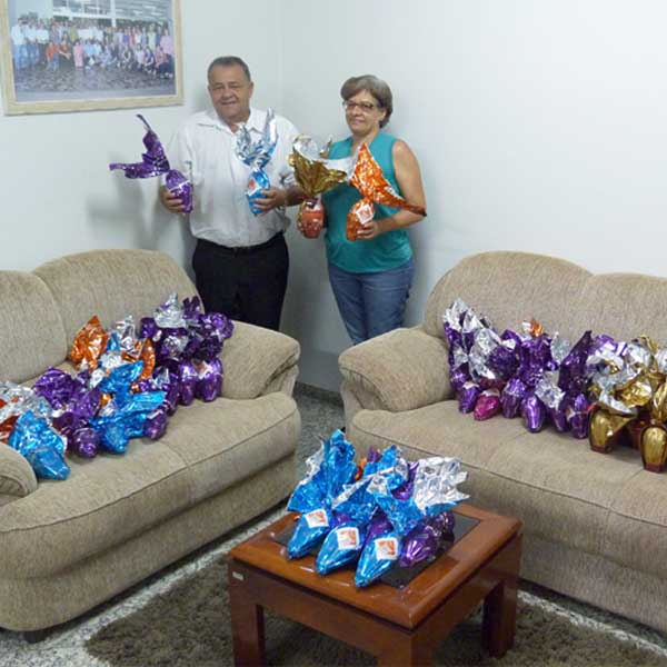 Prefeitura de Paraguaçu distribui ovos de Páscoa