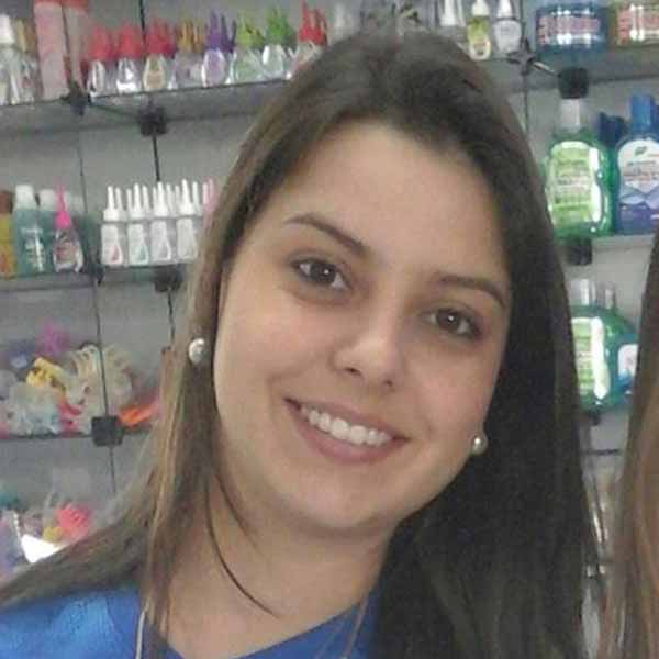 Mayara Mathias completa mais um ano de vida