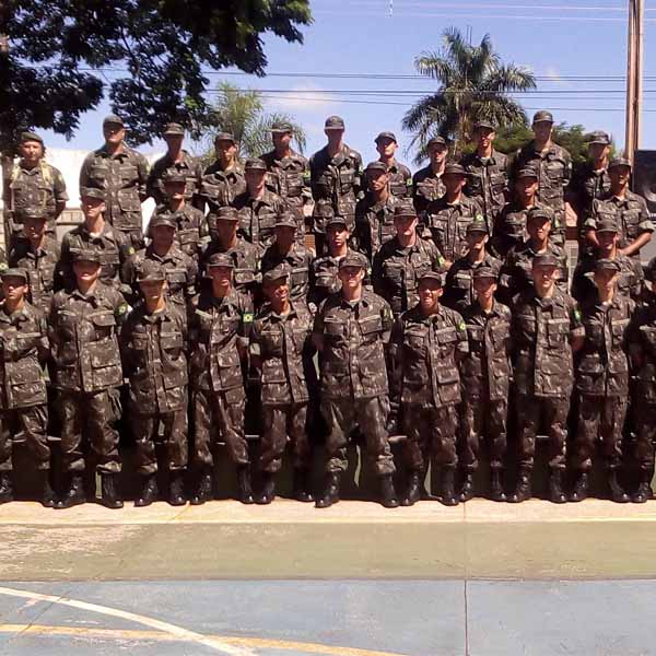 TG de Paraguaçu inicia ano de instrução com formatura de incorporação e aula inaugural