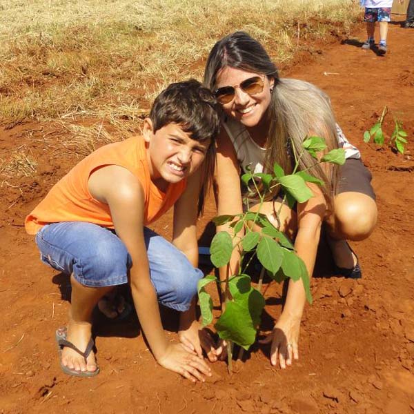 Em comemoração ao Dia Mundial da Água, Ong Salvar realiza plantio de árvores