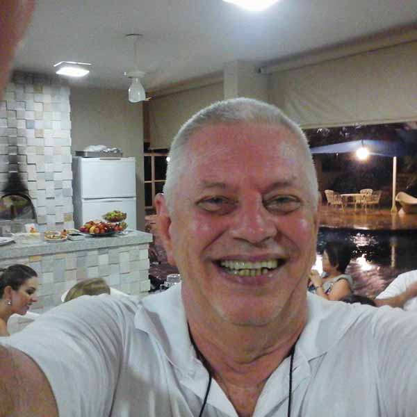 José Antonio recebe os parabéns