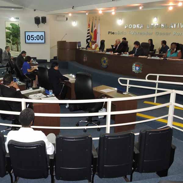 Após liminar que suspende a Lei Orçamentária, Câmara aprova créditos ao Executivo