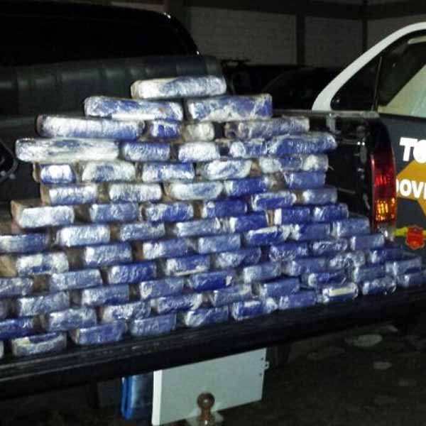 Operação apreende pasta base de cocaína em fundo falso de veículo em Marília