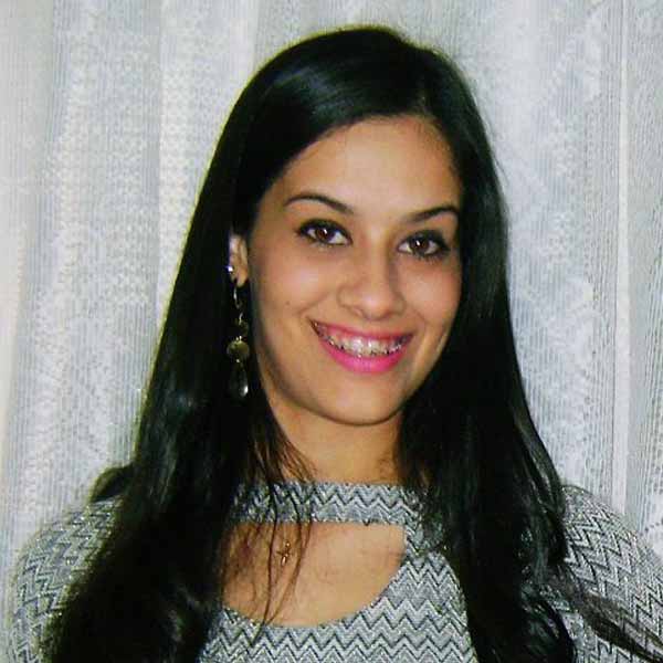 Thais Anario celebra mais um ano de vida
