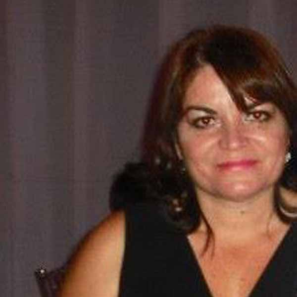 Tania Vianna comemora aniversário neste domingo.