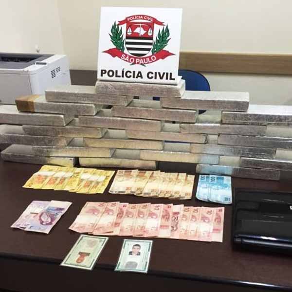 Polícia apreende adolescente com 15 kg de maconha em Assis