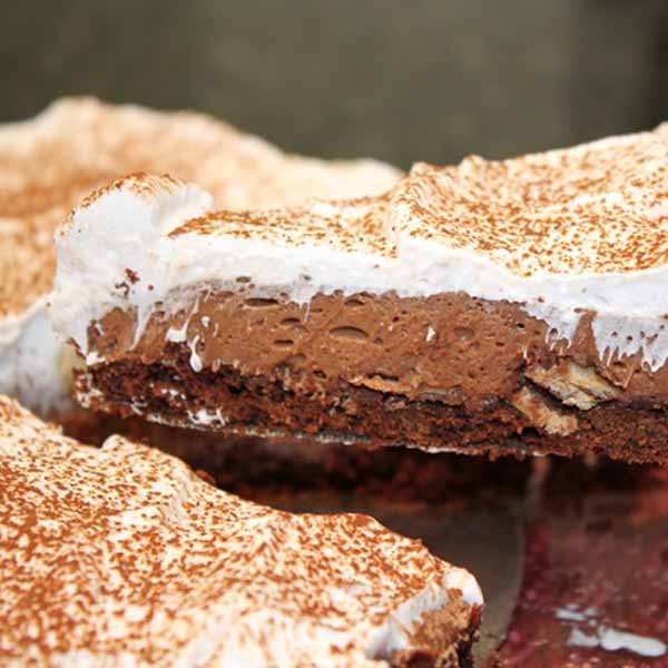 Torta mousse de chocolate com chantilly