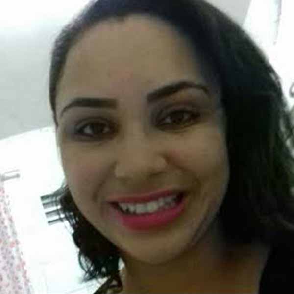 Denize de Paula faz aniversário hoje