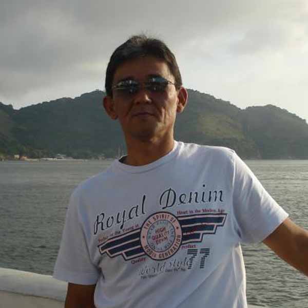 Silvio Akira apaga velinhas nesta segunda-feira