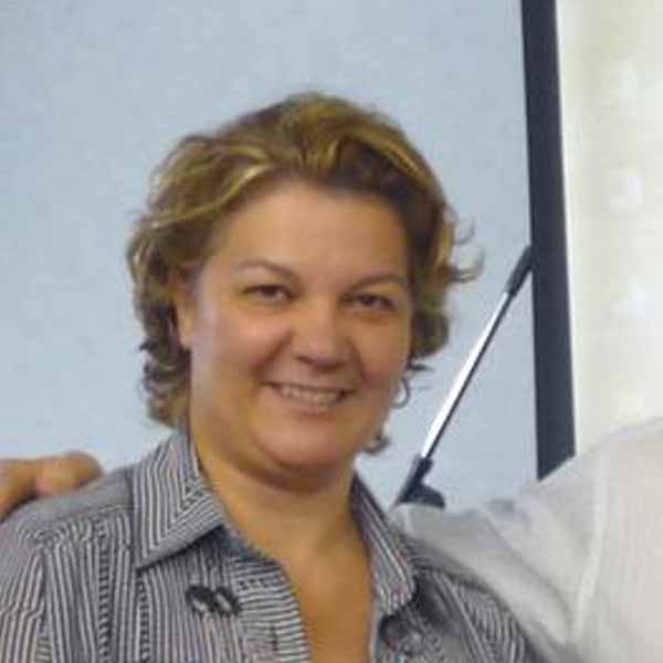 Mônica Carvalho faz aniversário hoje