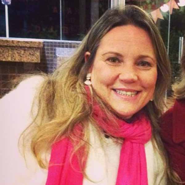Sueli Santos aniversaria neste sábado