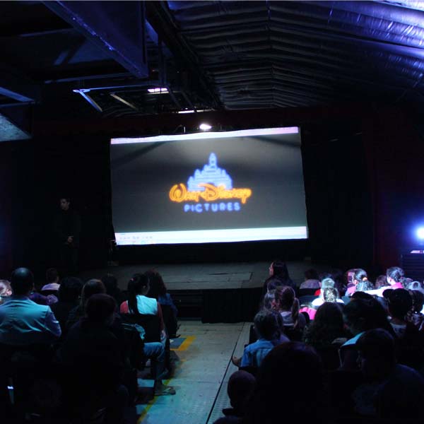Paraguaçu Paulista e outras cidades da região recebem Cinema Móvel
