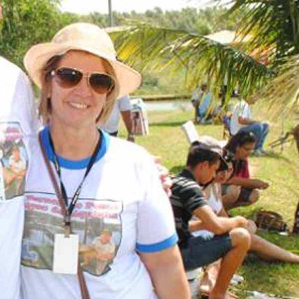 Marisa Miguel festeja a chegada de seu aniversário