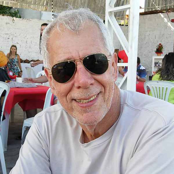Alvaro Alfredo celebra o dom da vida