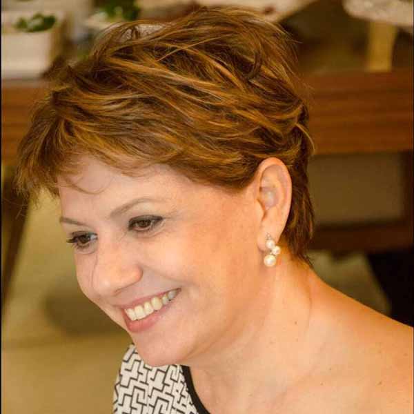 Maria Lúcia apaga velinhas
