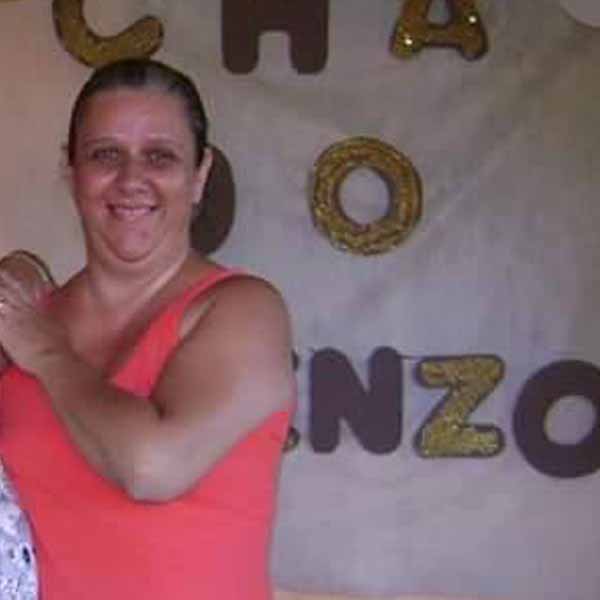 Rosana Leme apaga velinhas