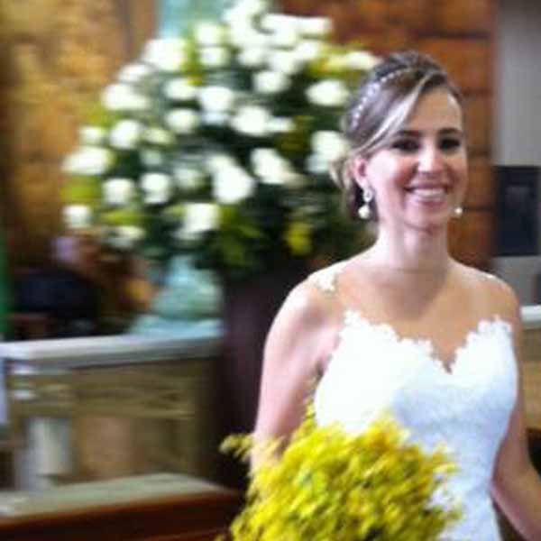 Viviane Sanches apaga velinhas