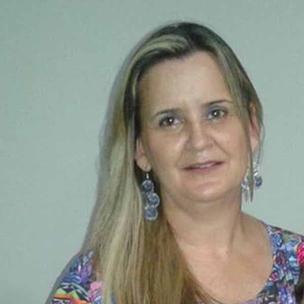 Sirley Paiva apaga velinhas
