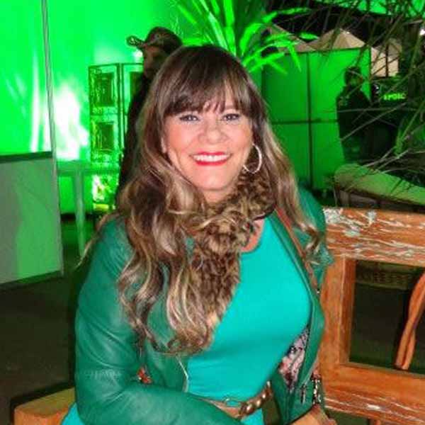 Regina Nicolau recebe os parabéns